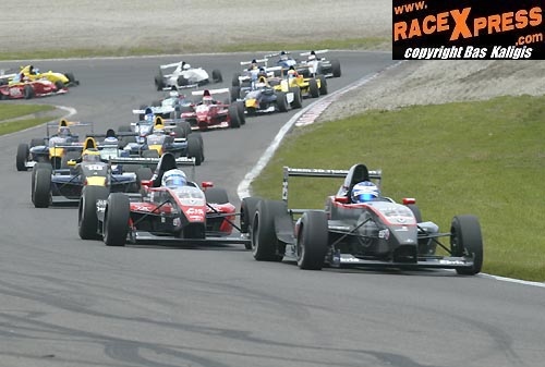 Heftige strijd in Formule Renault